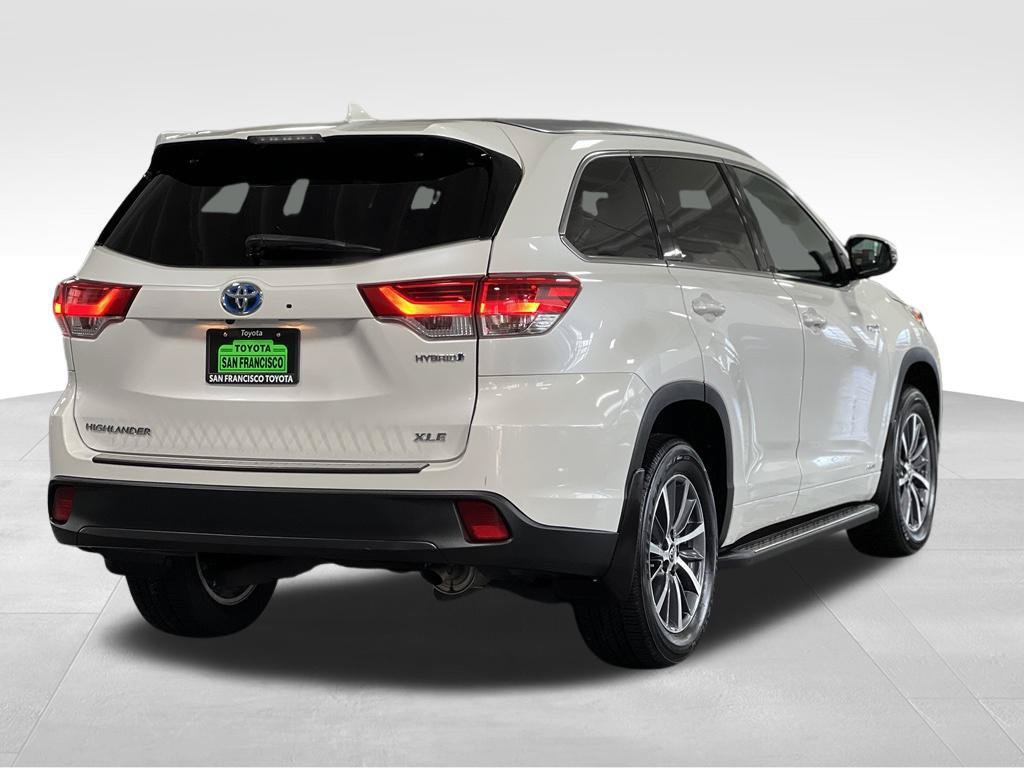 Certified 2017 Toyota Highlander XLE AWD/4WD image 5