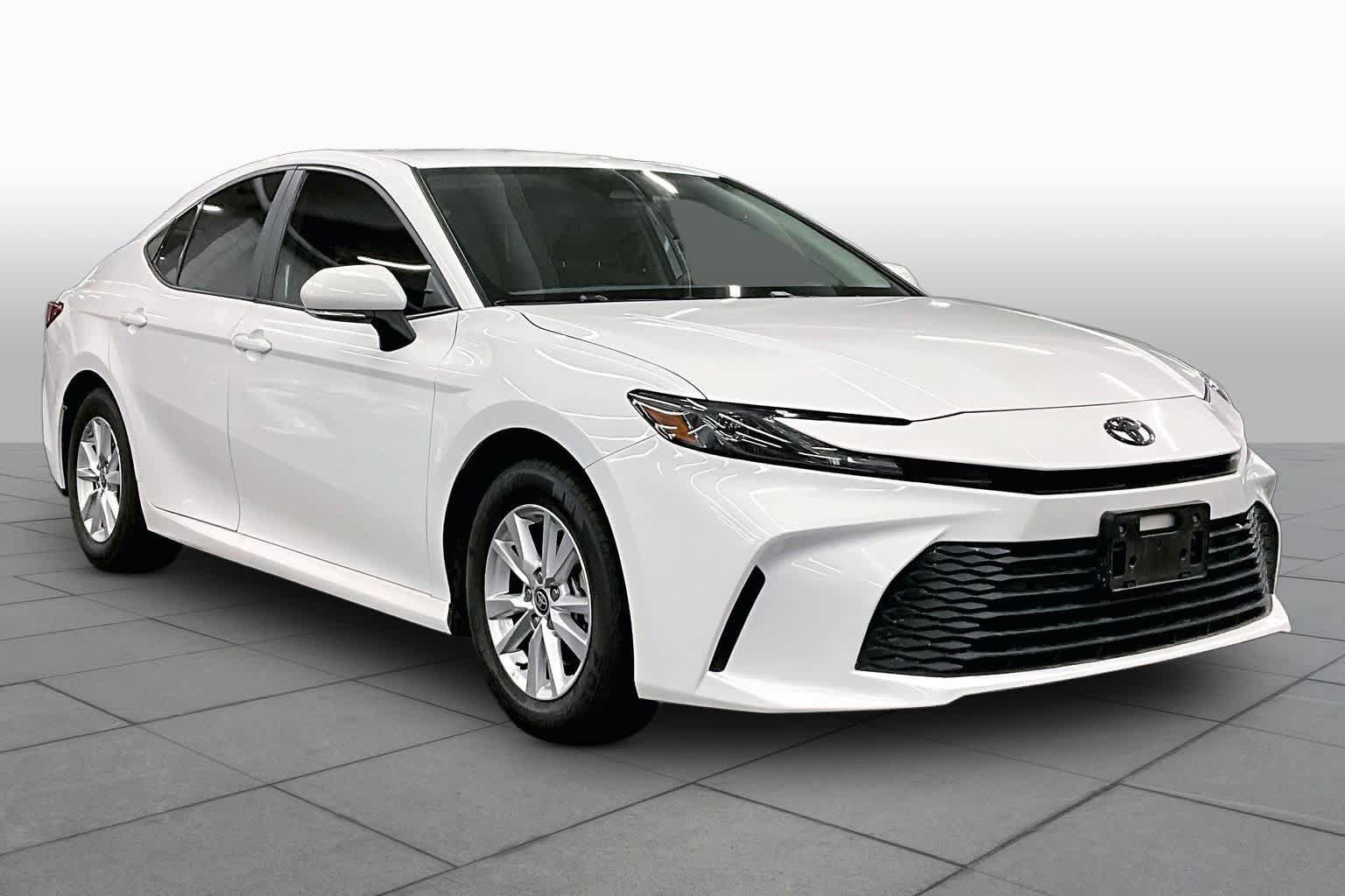 Used 2025 Toyota Camry LE FWD image 2