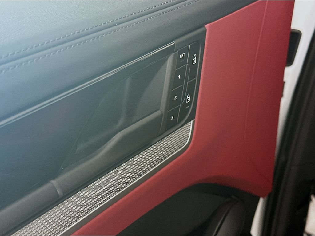New 2026 Porsche Cayenne E-Hybrid AWD/4WD image 20