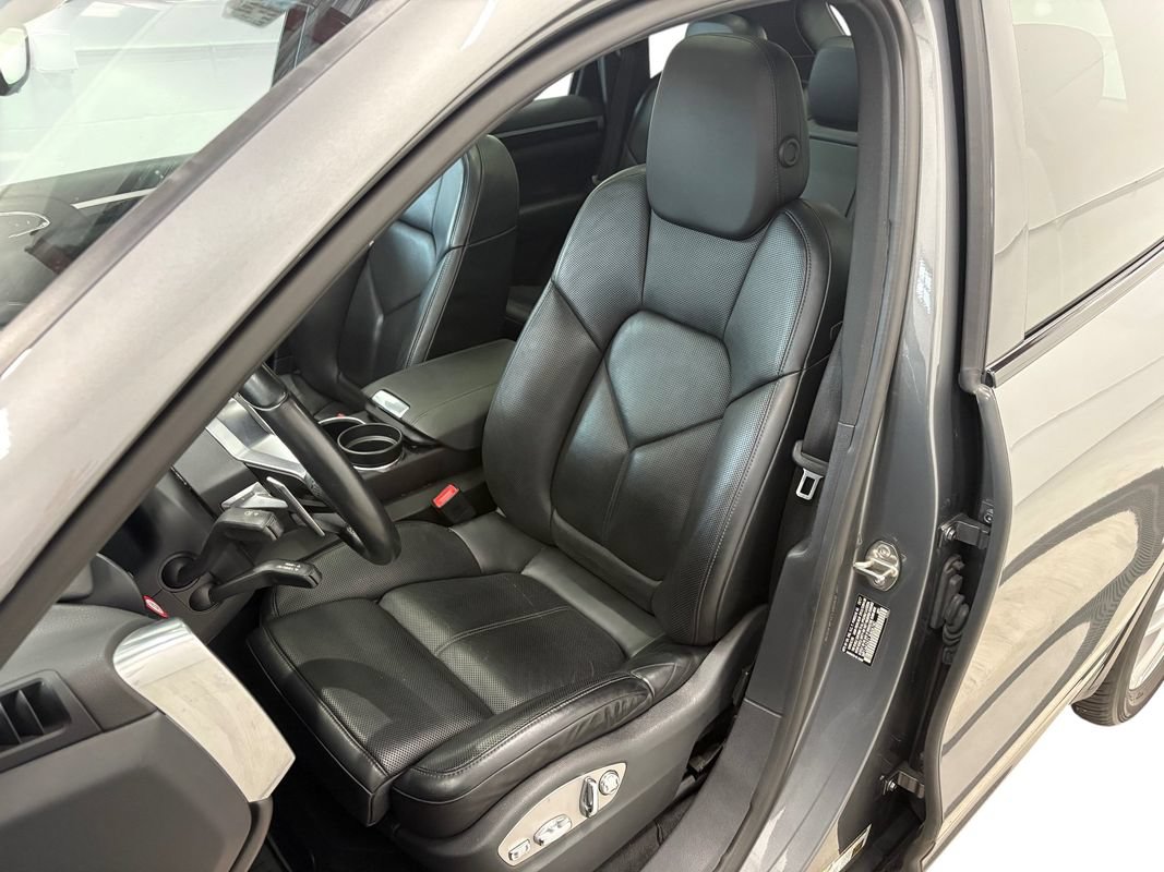 Used 2018 Porsche Cayenne AWD/4WD image 12