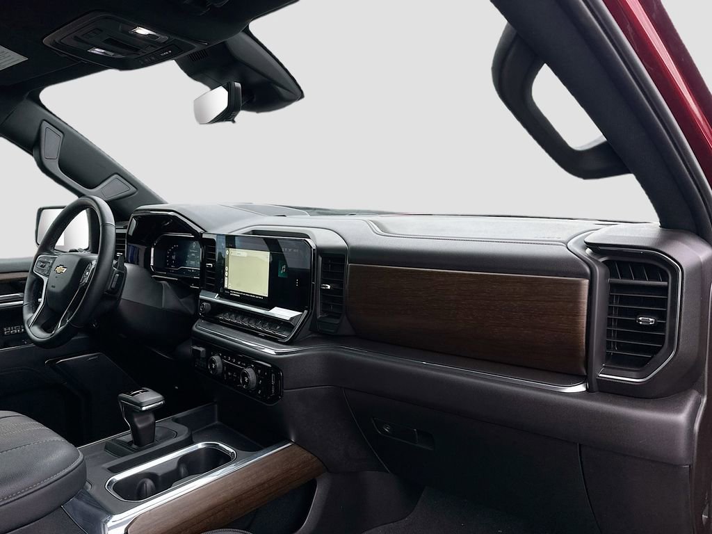 Used 2024 Chevrolet Silverado 1500 High Country w/ Technology Package image 31