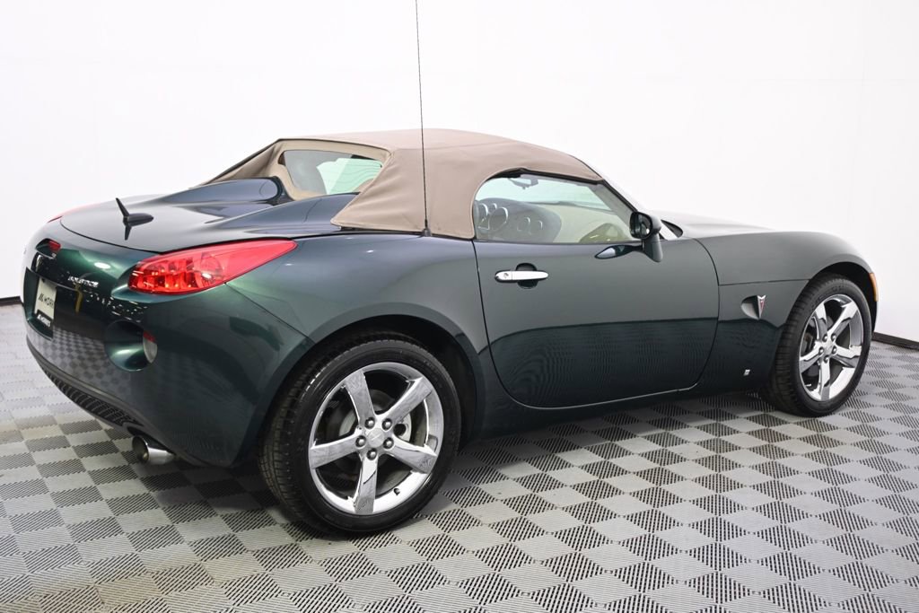 Used 2007 Pontiac Solstice Convertible w/ Premium Package RWD image 7