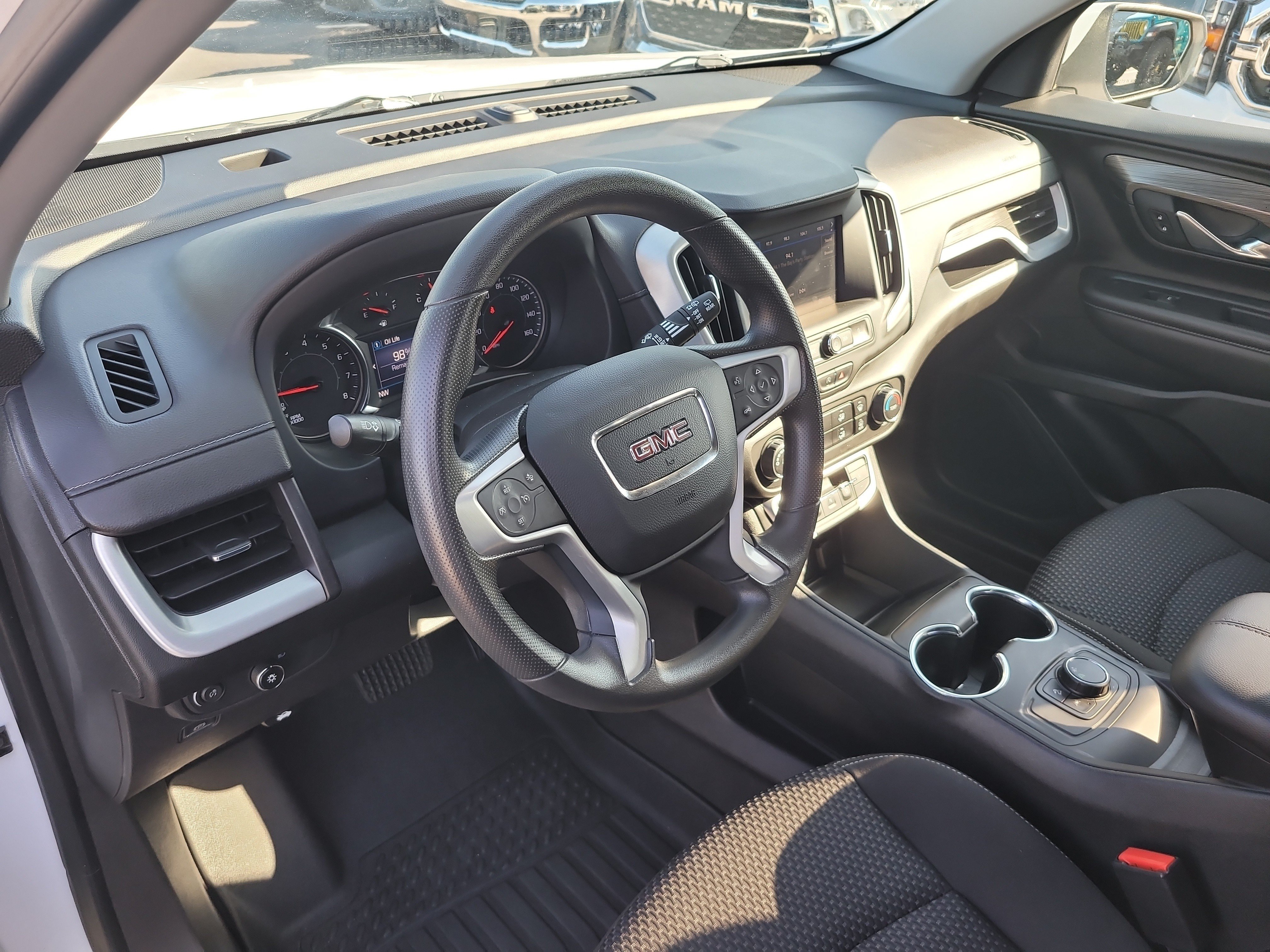 Used 2023 GMC Terrain SLE FWD image 19