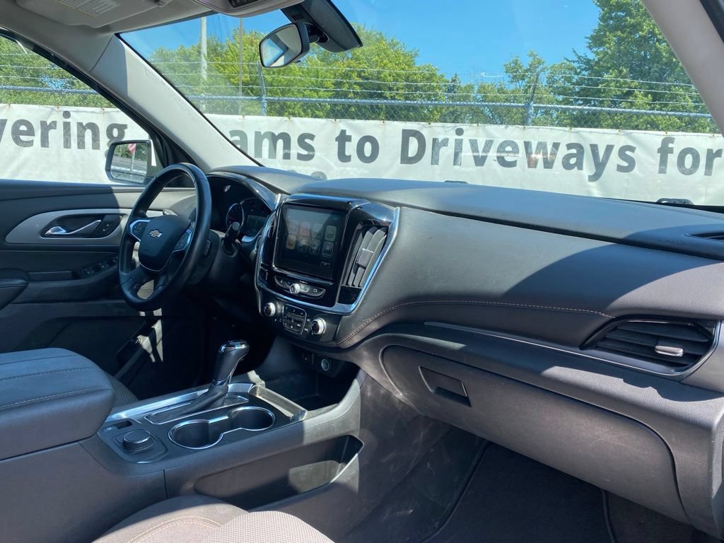 Used 2019 Chevrolet Traverse LT FWD image 16