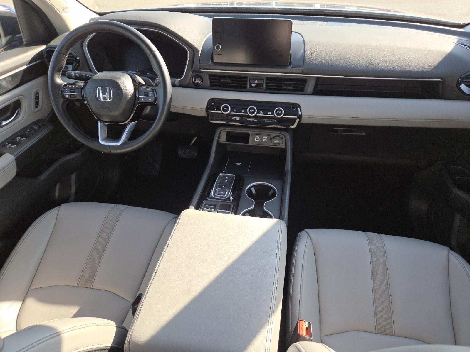 Used 2024 Honda Pilot Touring image 25