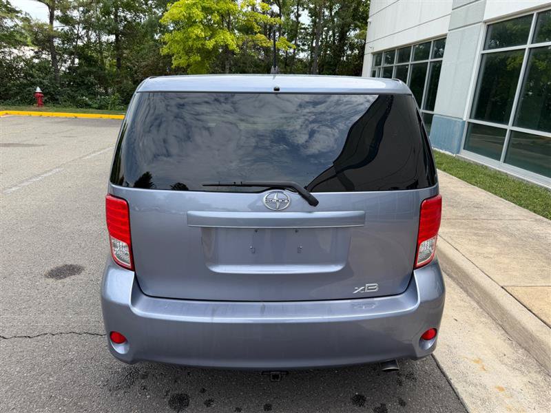 Used 2011 Scion xB FWD image 13