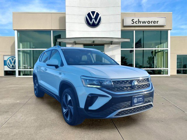 Certified 2024 Volkswagen Taos SE image 5