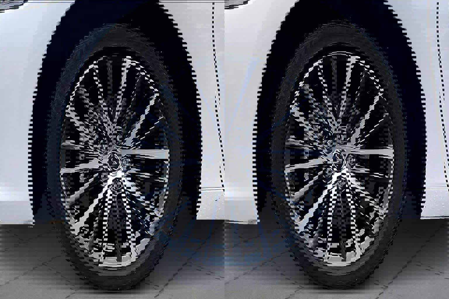 Used 2024 Lexus ES 300h w/ Premium Package image 11