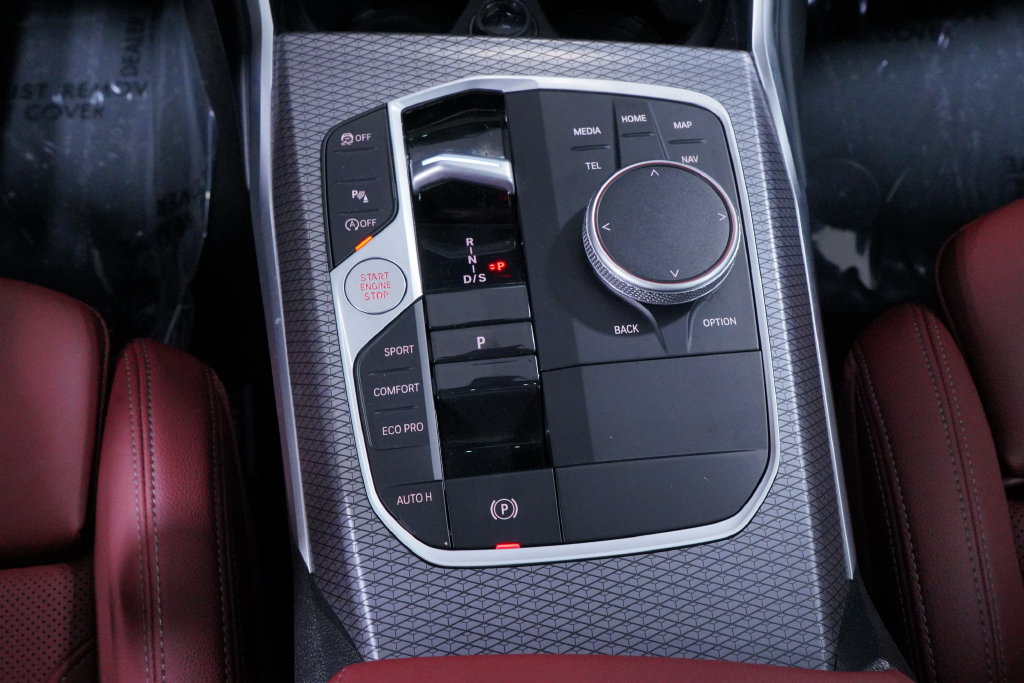 Used 2024 BMW 330i Sedan w/ M Sport Package RWD image 17