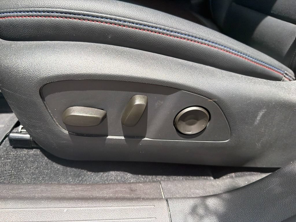 Used 2024 Chevrolet Equinox EV RS FWD image 7