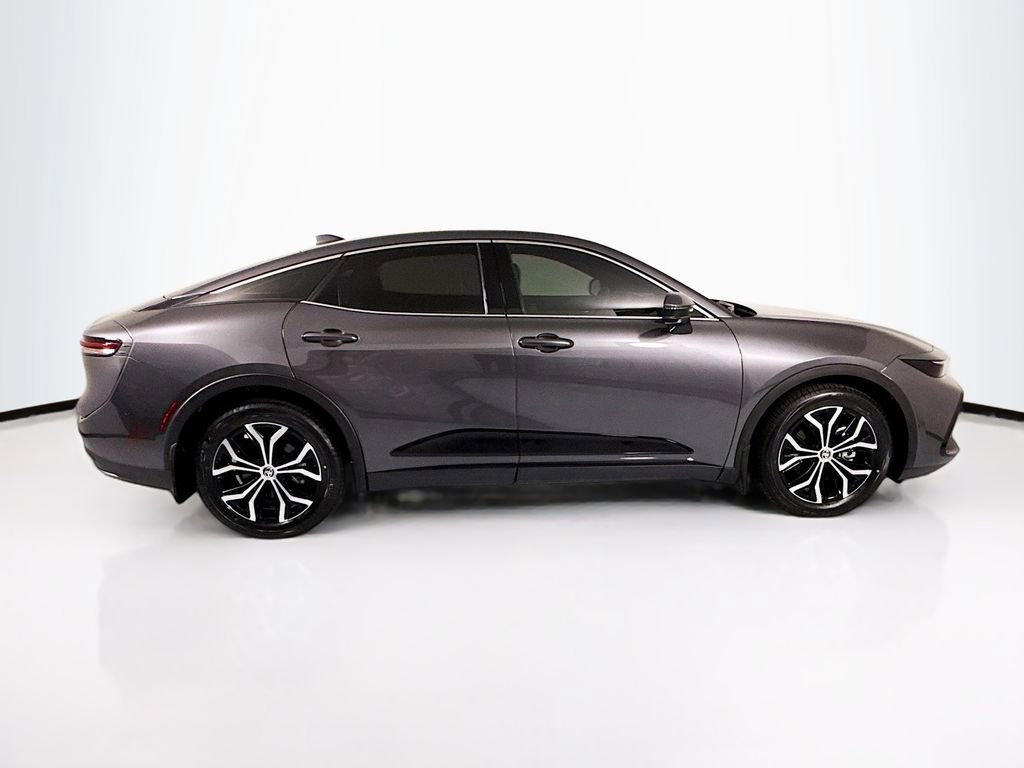 Used 2023 Toyota Crown XLE image 4