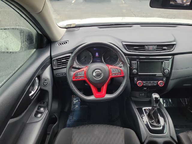 Used 2018 Nissan Rogue SV FWD image 11