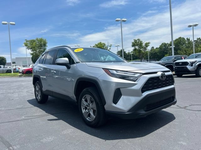 Used 2024 Toyota RAV4 XLE FWD image 4