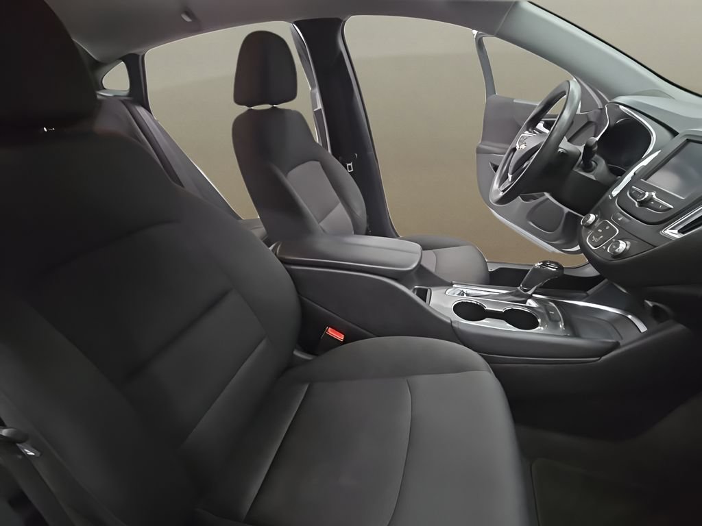 Used 2018 Chevrolet Malibu LT FWD image 25