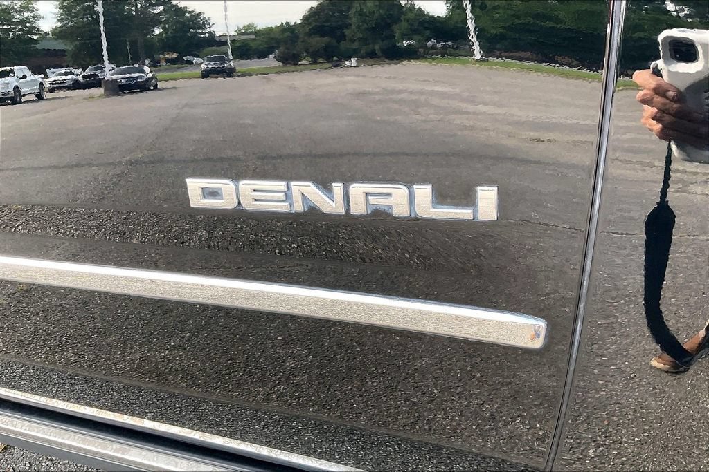 Used 2020 GMC Yukon Denali w/ Denali Premium Package AWD/4WD image 8