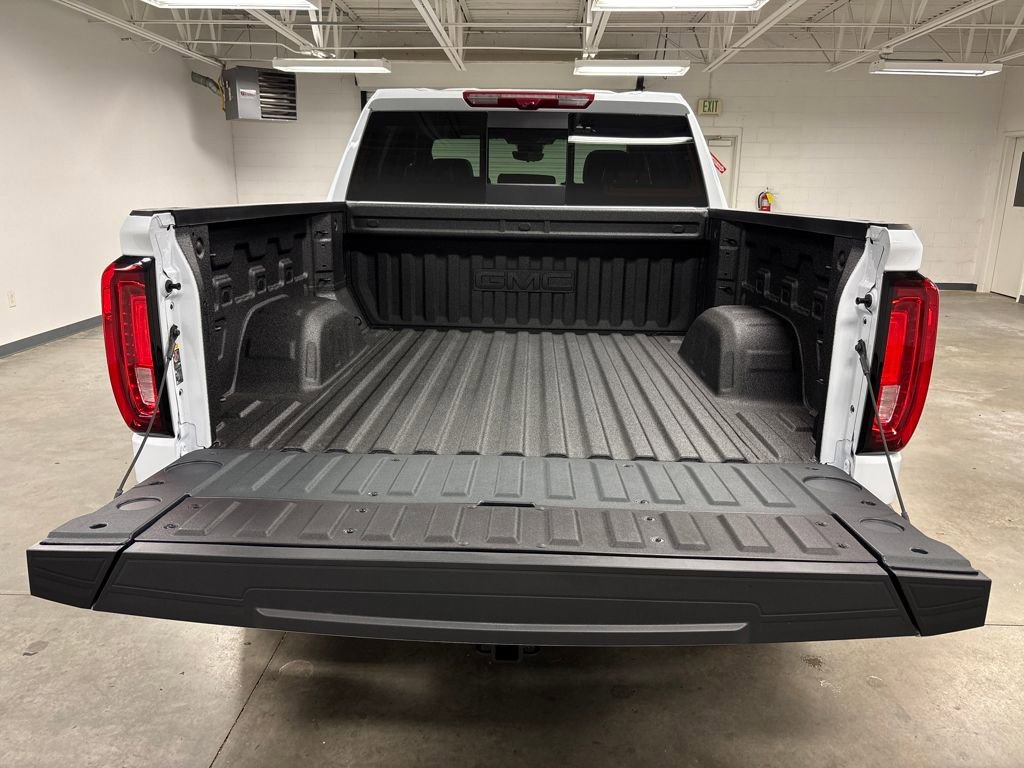 New 2026 GMC Sierra 1500 Denali Ultimate w/ LPO, Black Badging Package image 17