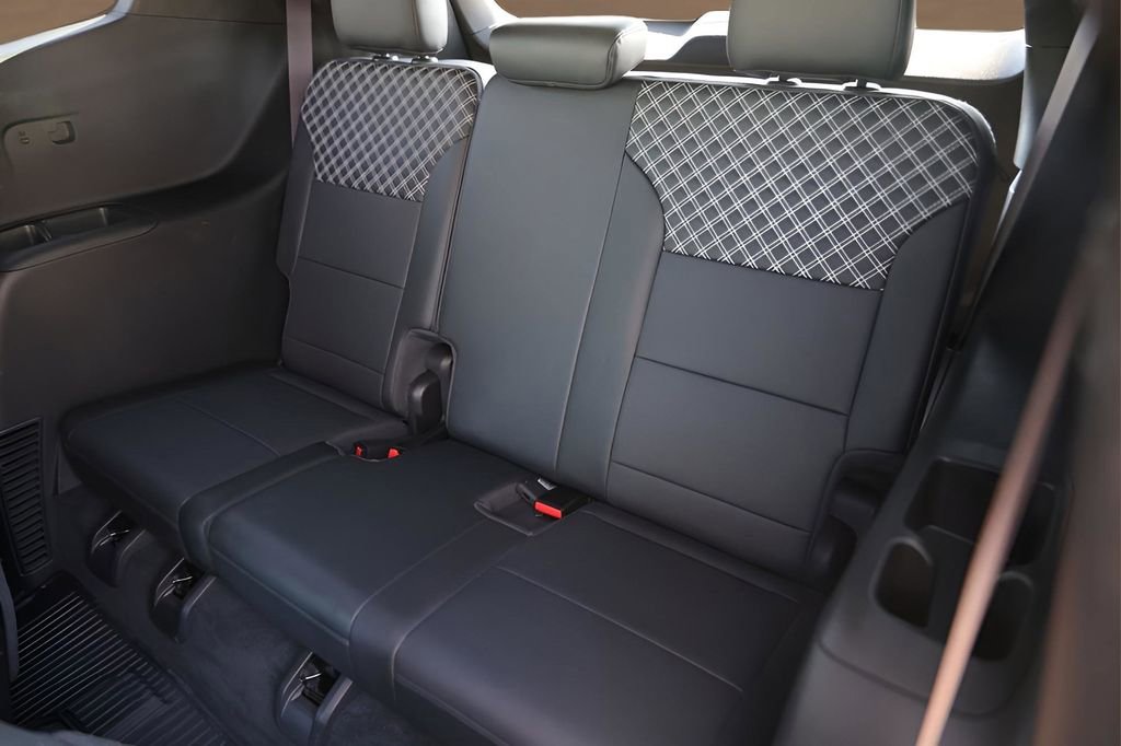 Used 2024 GMC Acadia Denali w/ Super Cruise Package image 24