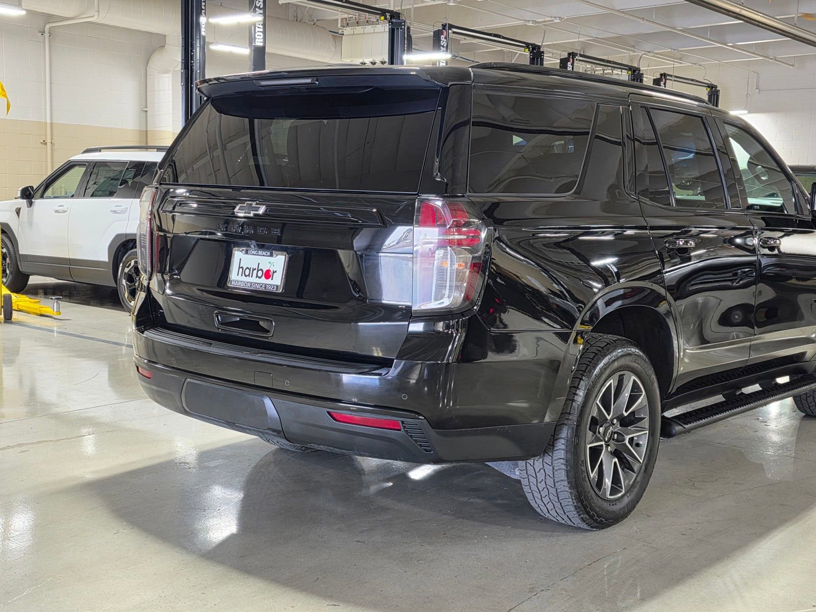 Used 2023 Chevrolet Tahoe Z71 AWD/4WD image 12