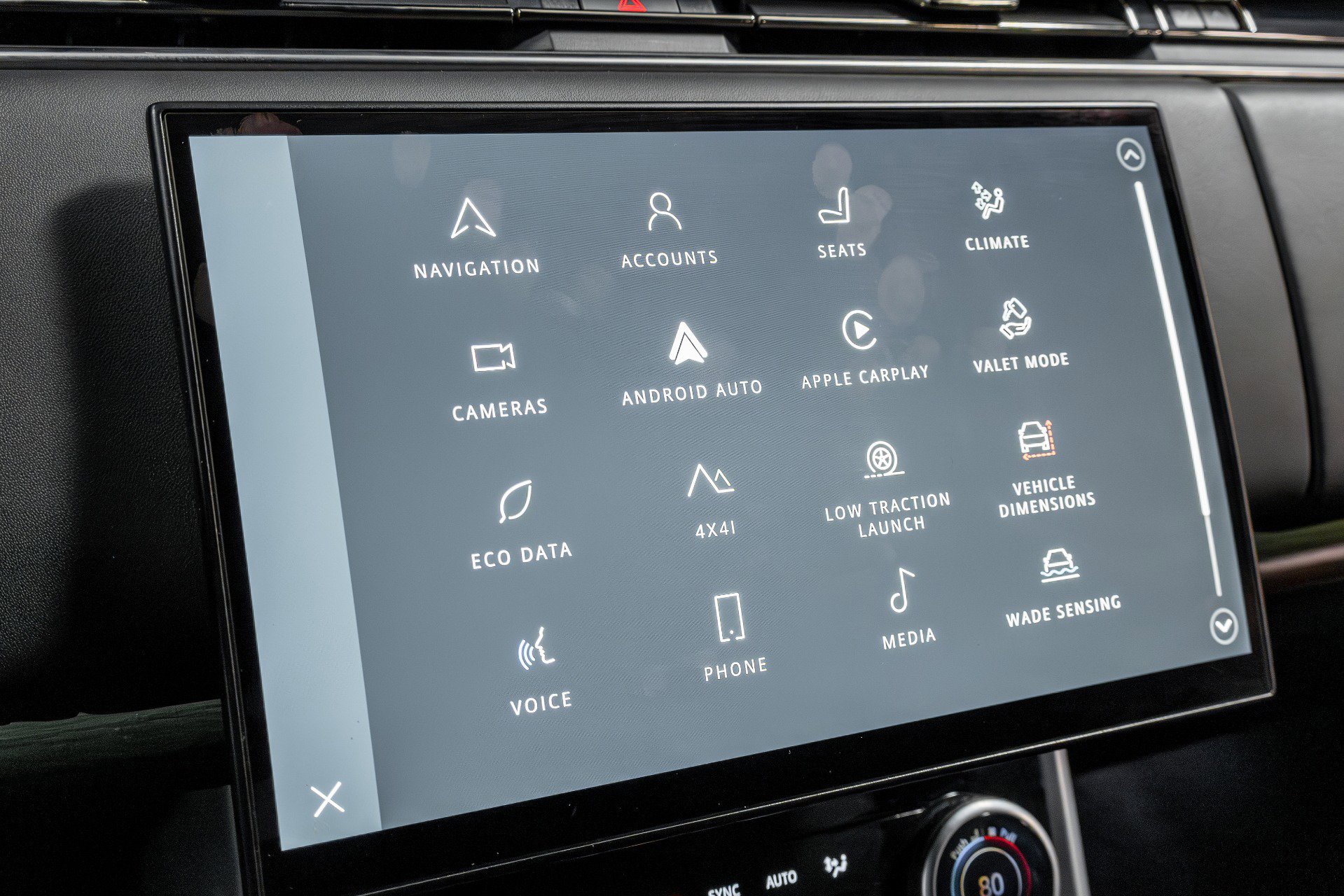 Used 2023 Land Rover Range Rover Long Wheelbase SE image 69