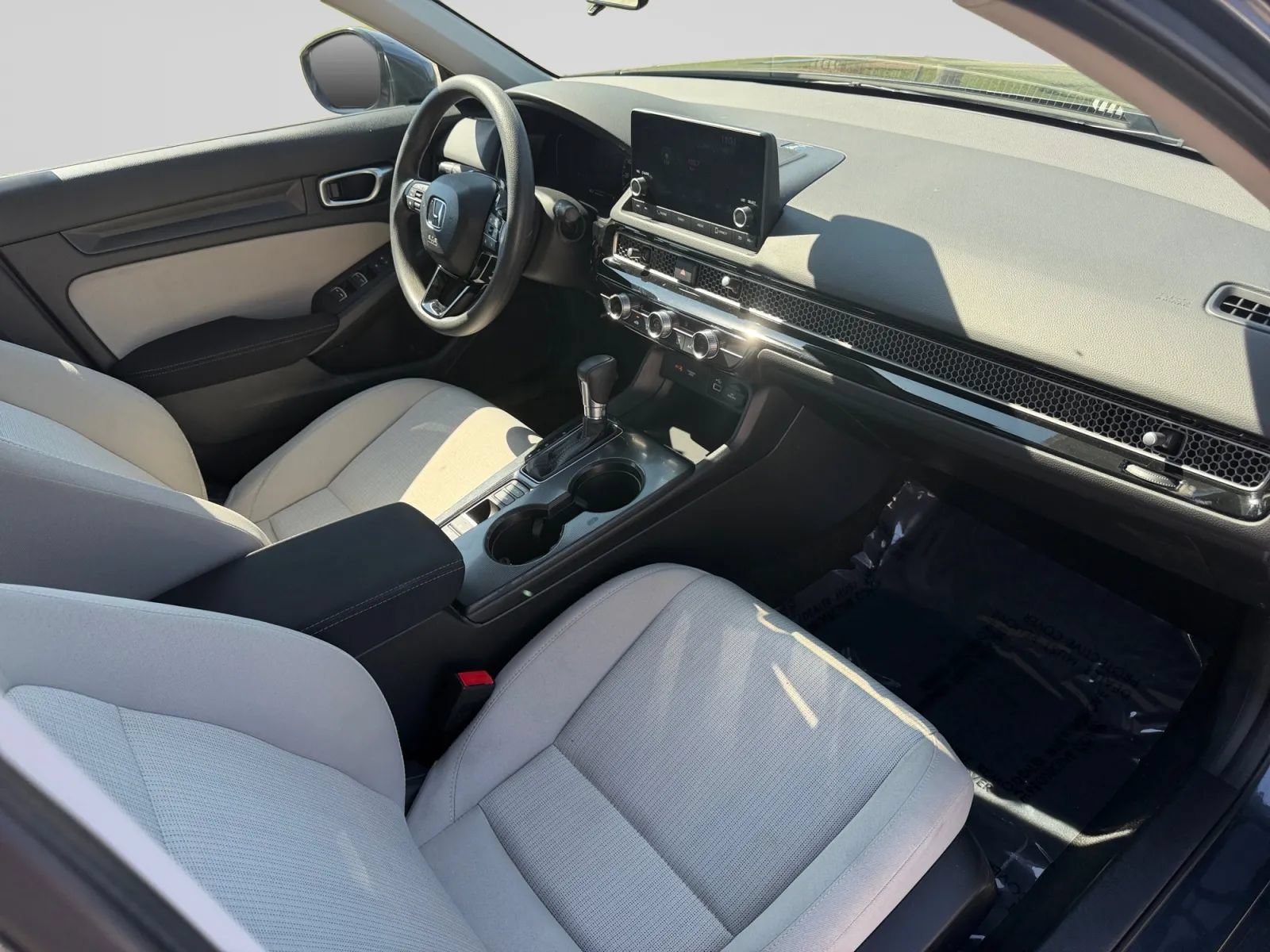 Used 2023 Honda Civic LX image 32