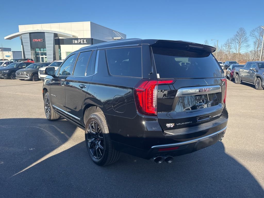 Used 2023 GMC Yukon Denali w/ Denali Reserve Package image 3