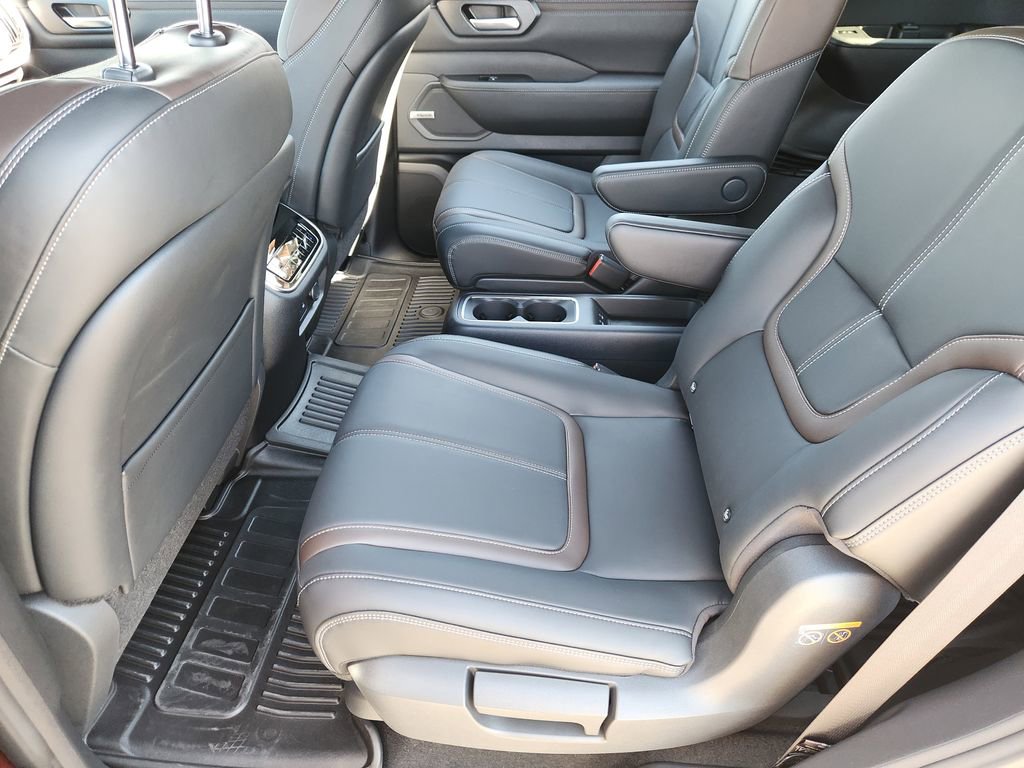New 2026 Nissan Armada SL w/ Captain's Chari Seat Package image 19