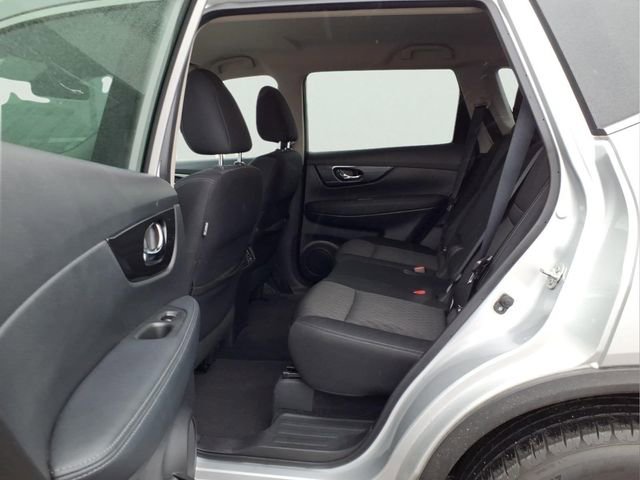 Used 2019 Nissan Rogue SV image 11