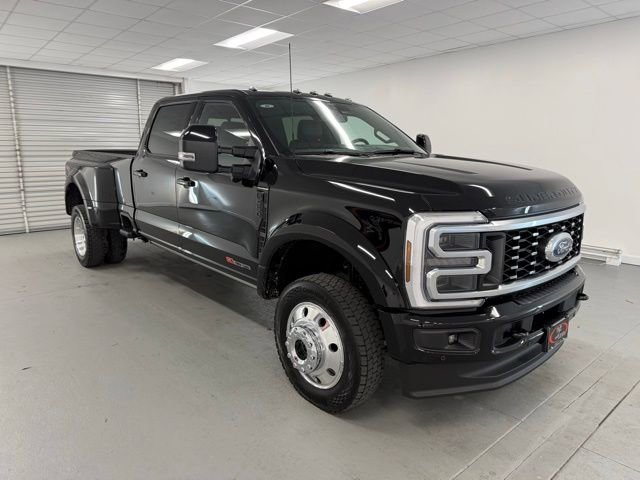 New 2026 Ford F450 Platinum w/ FX4 Off-Road Package image 3