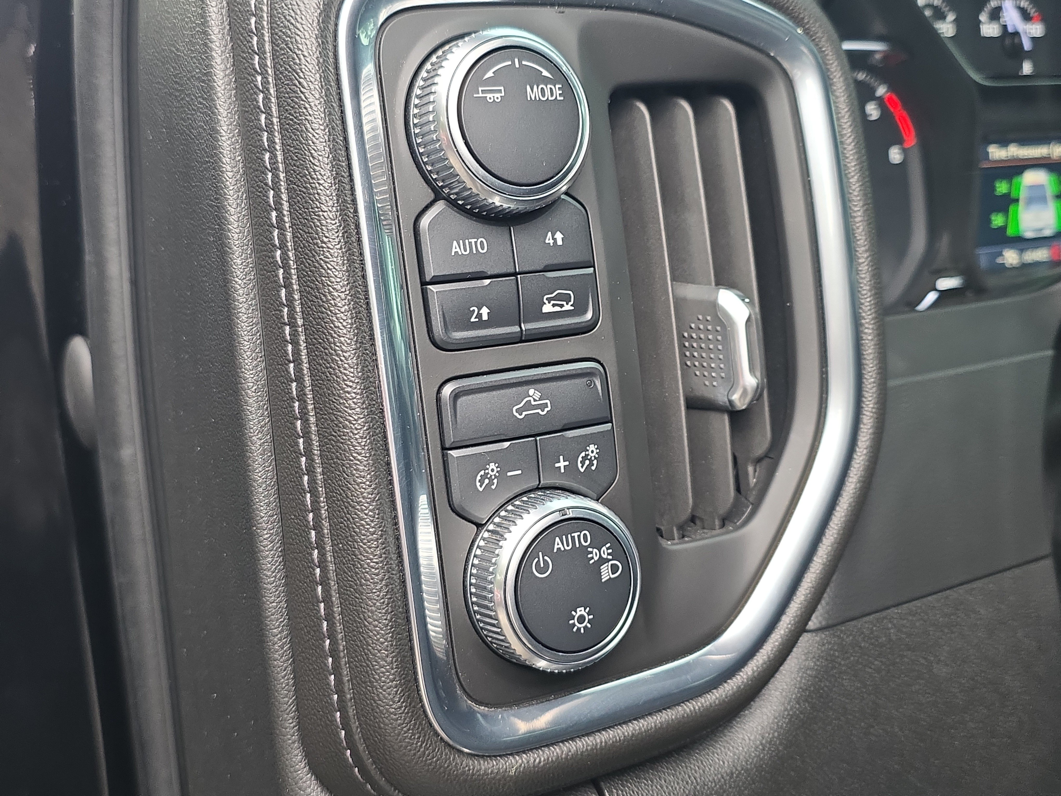 Used 2021 GMC Sierra 1500 SLE w/ Preferred Package AWD/4WD image 24