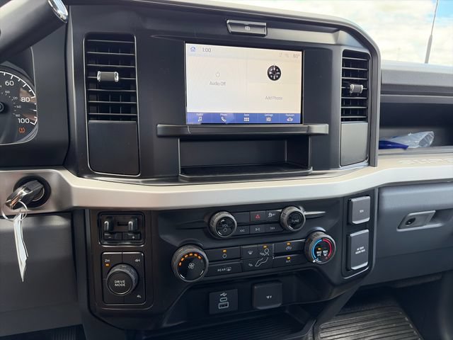 New 2026 Ford F550 4x4 Crew Cab image 17
