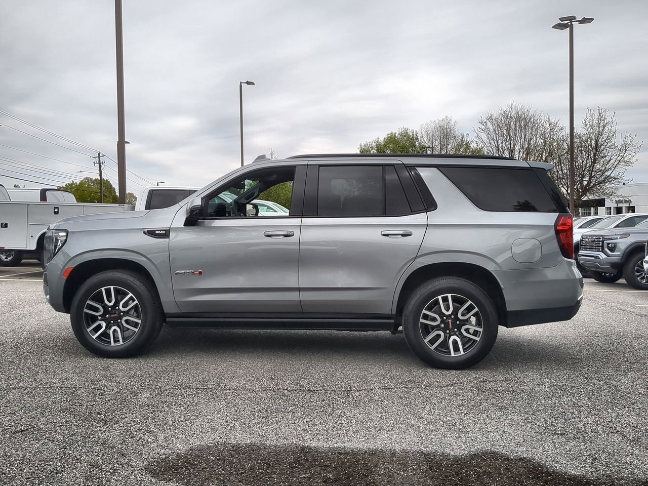 Used 2024 GMC Yukon AT4 w/ Technology Package image 5
