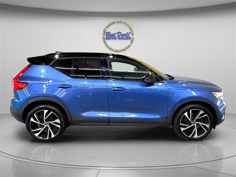 Used 2019 Volvo XC40 T5 R-Design image 8