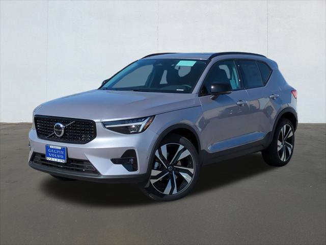 New 2026 Volvo XC40 B5 Ultra w/ Climate Package