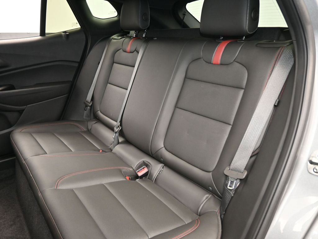 Used 2025 Chevrolet Trax RS w/ Driver Confidence Package image 31