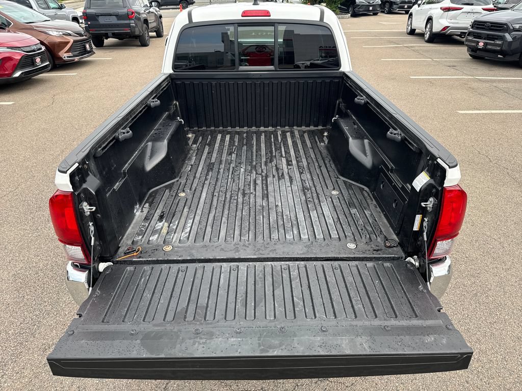 Used 2022 Toyota Tacoma SR5 RWD image 7