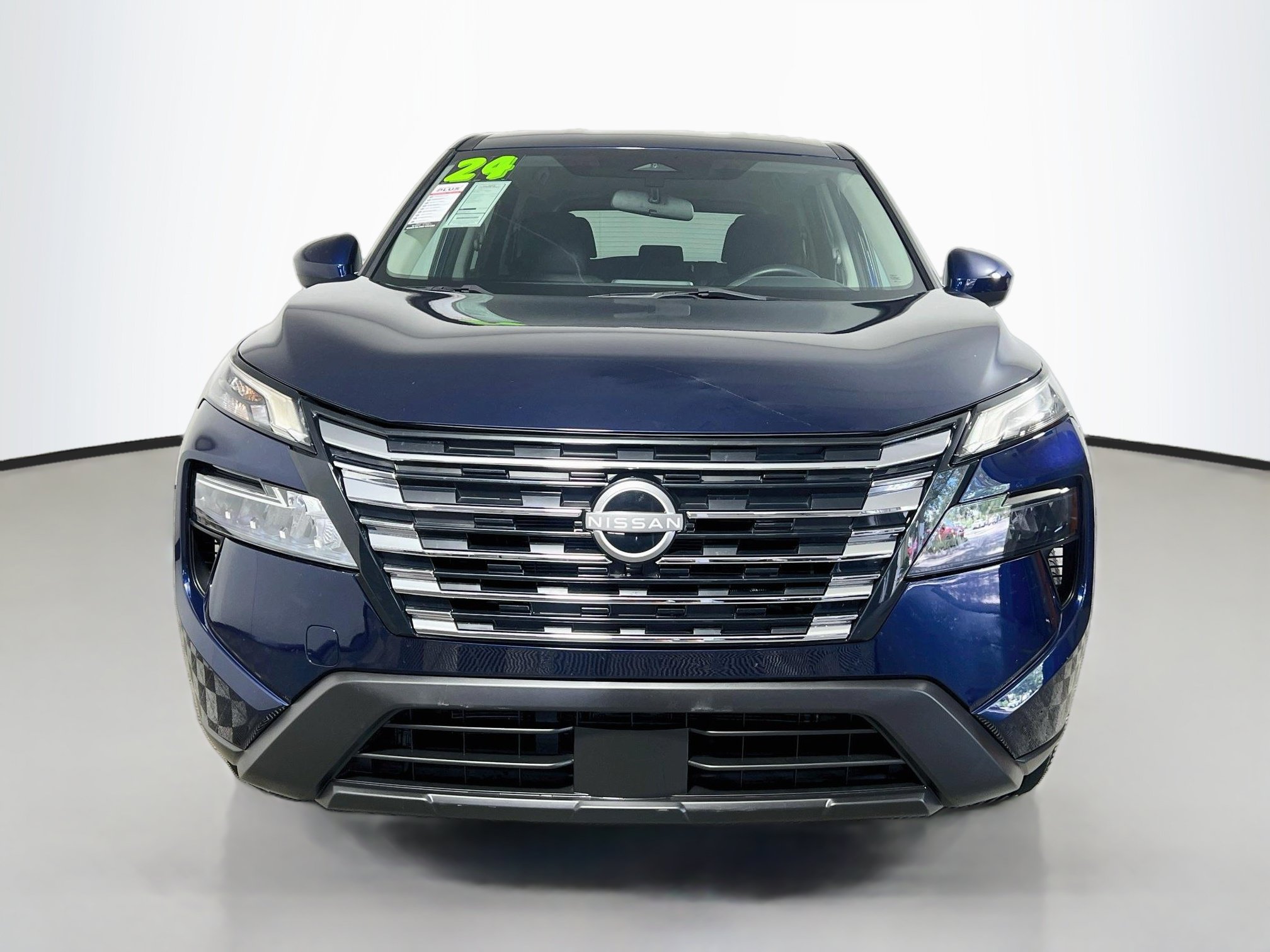 Used 2024 Nissan Rogue SV FWD image 11