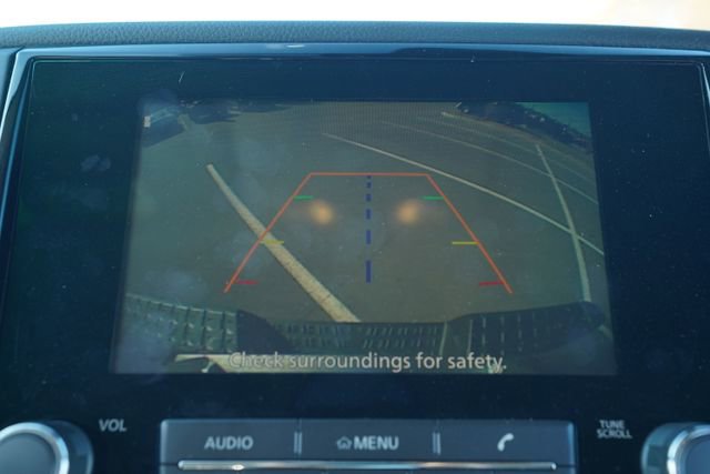 Used 2024 Nissan Titan SV w/ SV Convenience Package image 27