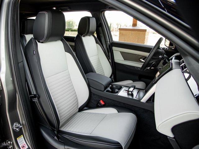 Used 2024 Land Rover Discovery Sport Dynamic SE image 25