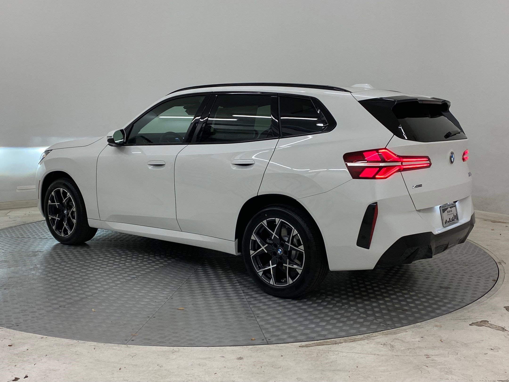 New 2026 BMW X3 xDrive30 w/ Premium Package image 3