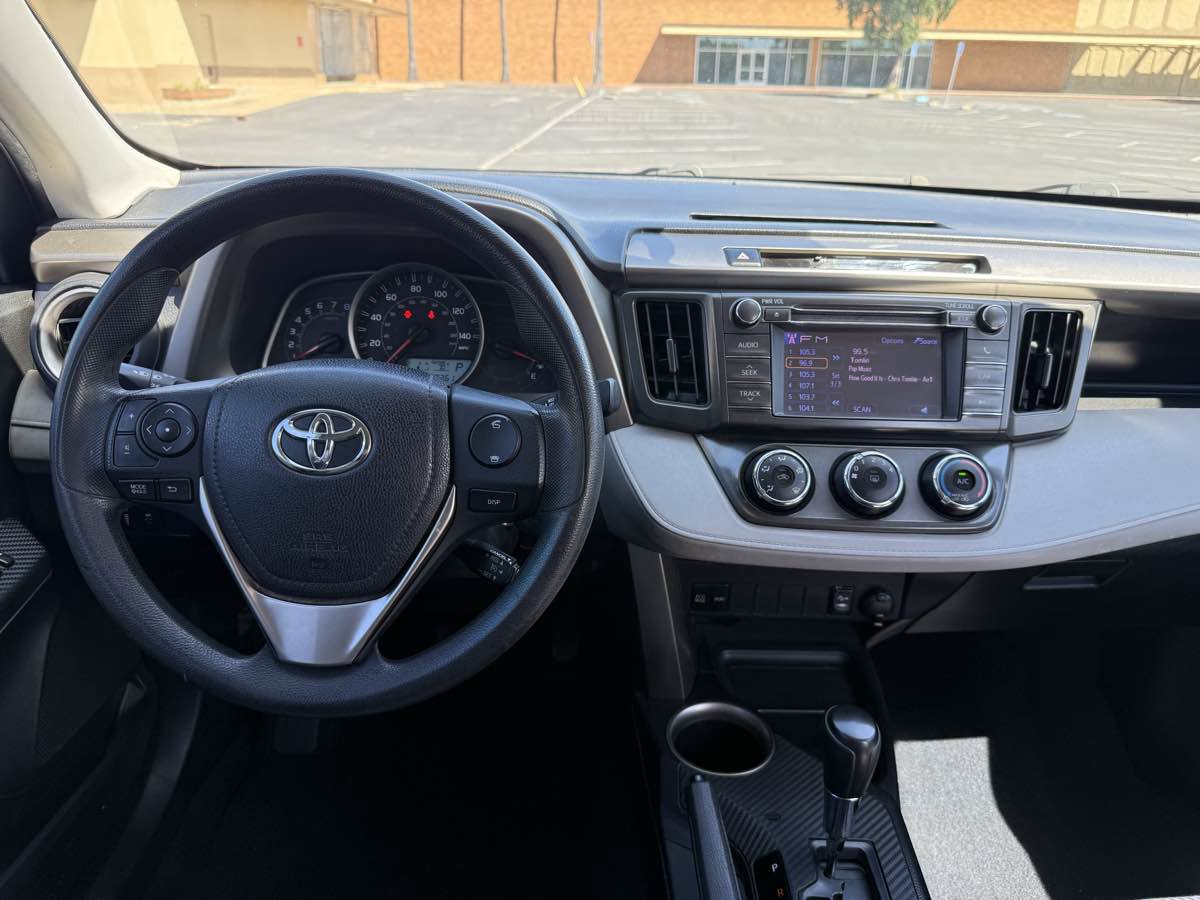 Used 2013 Toyota RAV4 LE FWD image 15