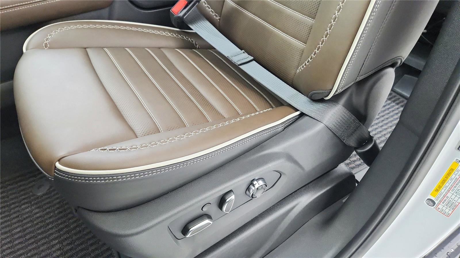 New 2026 GMC Yukon Denali Ultimate AWD/4WD image 12