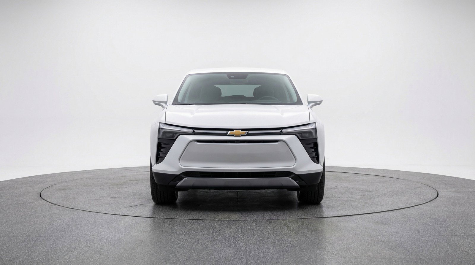 Used 2025 Chevrolet Blazer LT FWD image 2