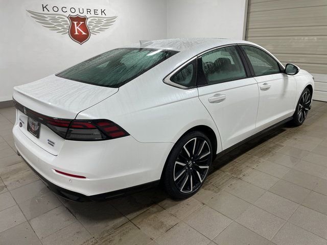 Used 2024 Honda Accord Touring image 6