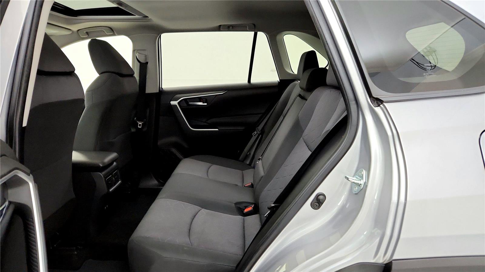 Used 2020 Toyota RAV4 XLE w/ Convenience Package image 20