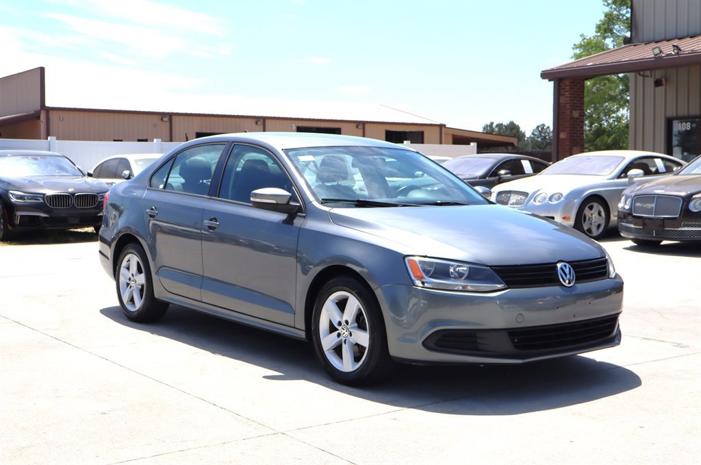 Used 2012 Volkswagen Jetta TDI FWD image 8