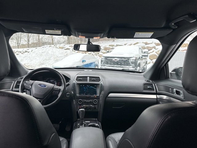 Used 2018 Ford Explorer XLT w/ Equipment Group 202A image 24