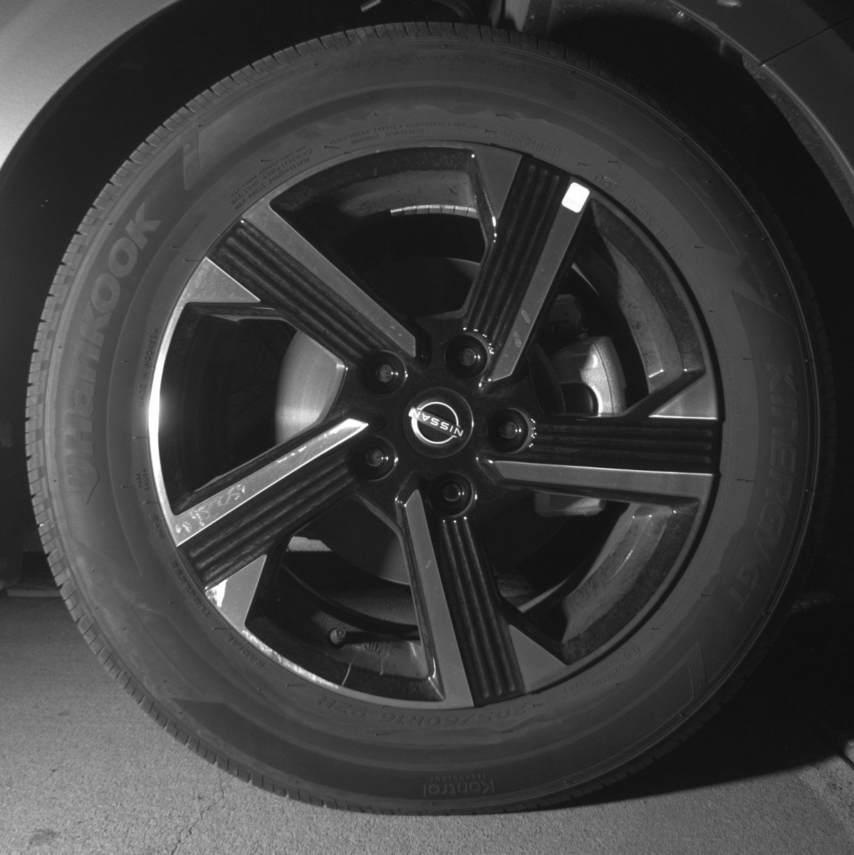 Used 2025 Nissan Sentra SV image 13