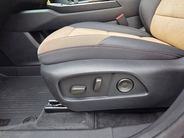 New 2026 Chevrolet Equinox ACTIV w/ Convenience Package III FWD image 23