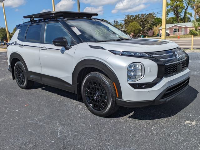 New 2025 Mitsubishi Outlander AWD image 3