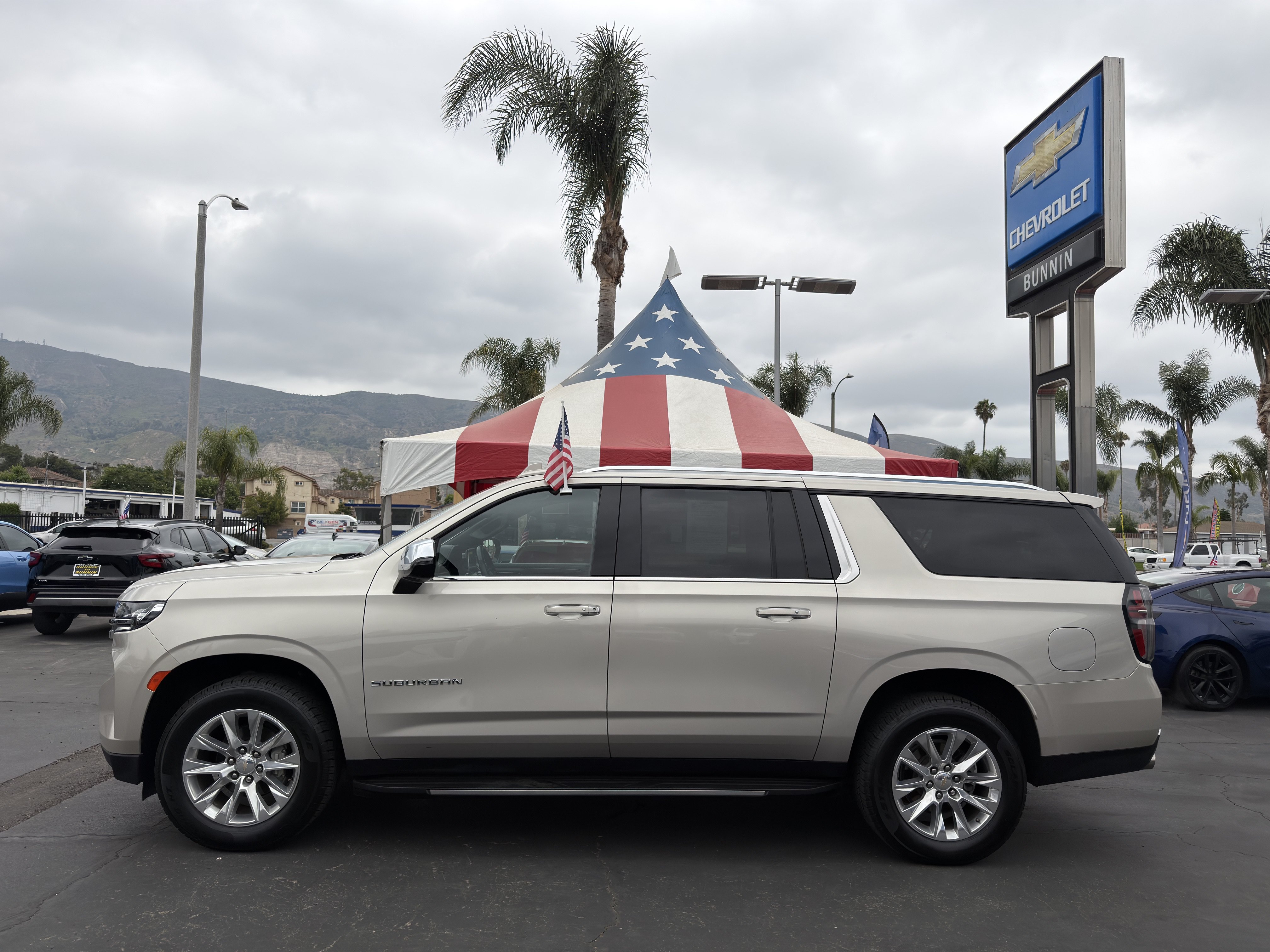 Used 2024 Chevrolet Suburban Premier AWD/4WD image 5